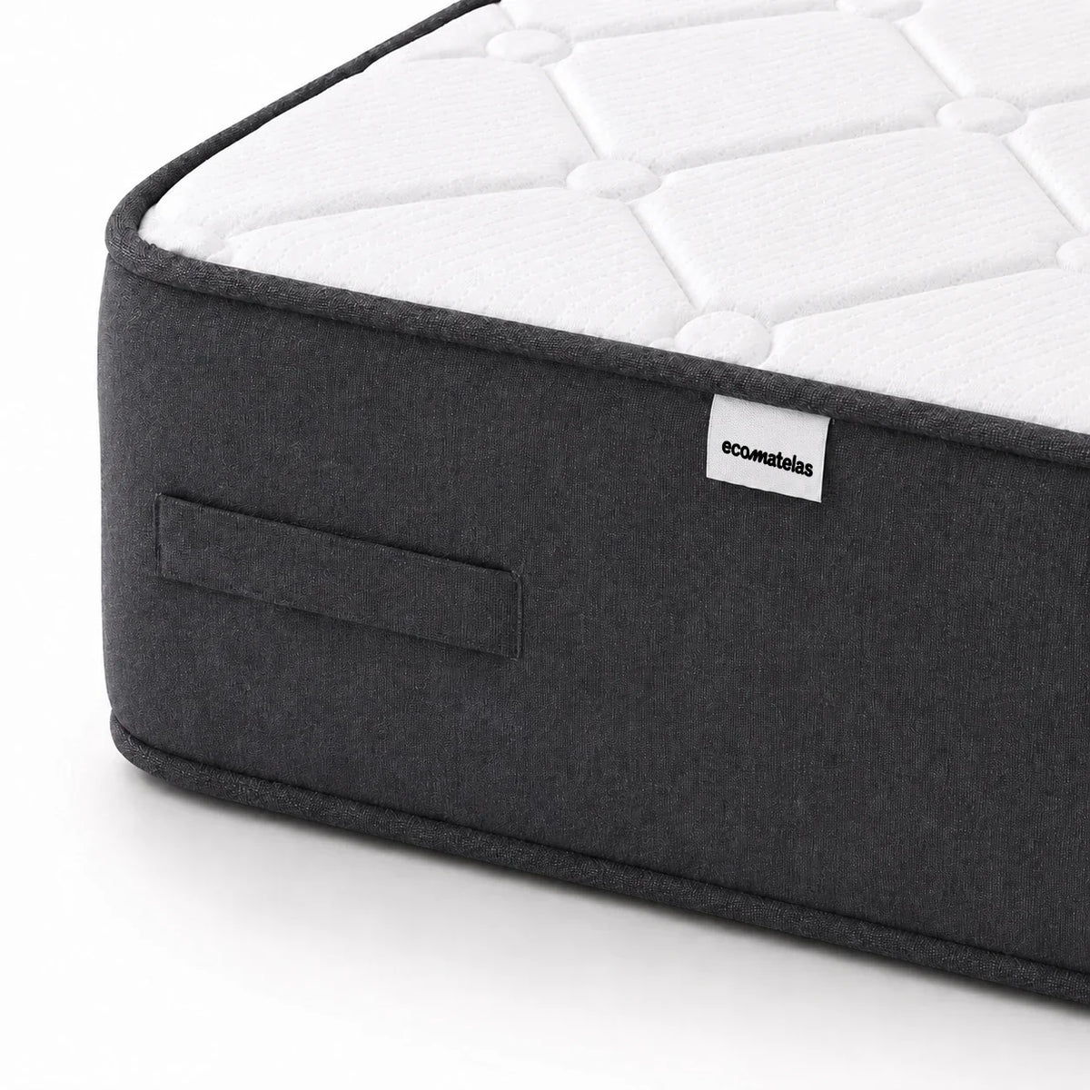 Matelas en mousse et à ressorts reconditionné en France
