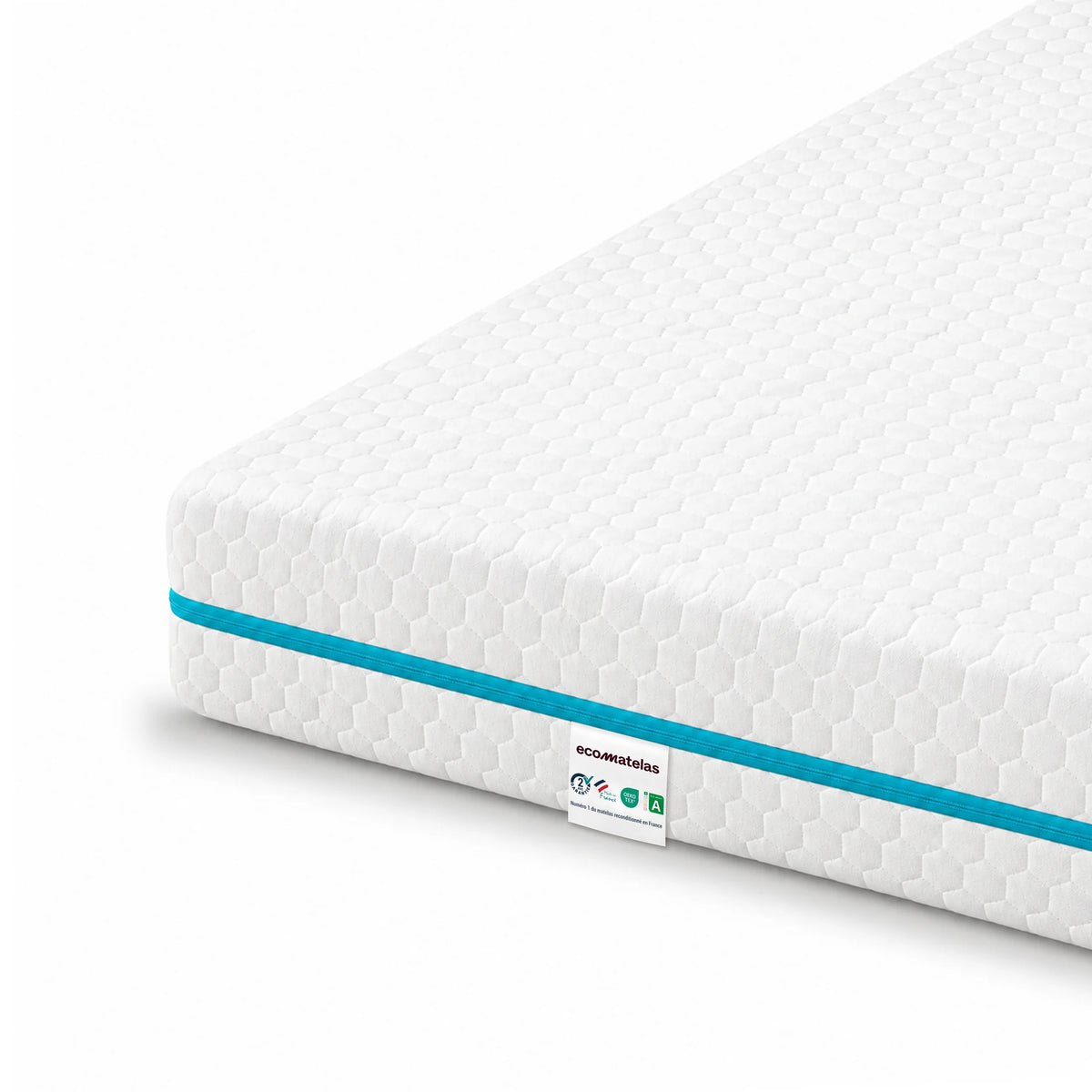 Zoom sur la housse blanche et le liseré bleu du matelas Idéal 16 cm
