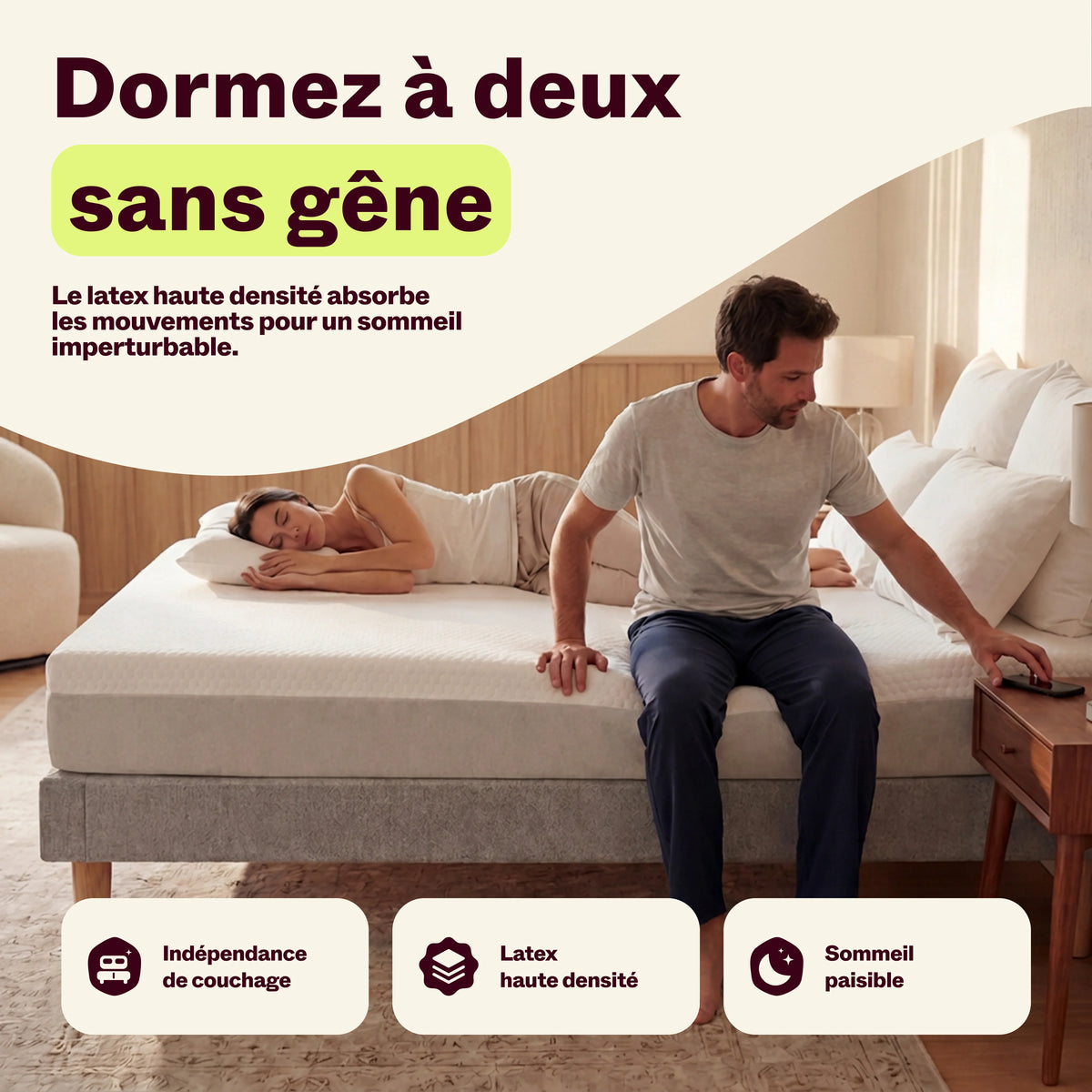 Couple sur le matelas Idéal Latex : l'un se lève sans réveiller l'autre, le latex haute densité absorbe les mouvements
