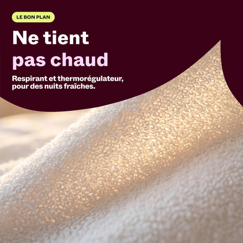 Gros plan sur le tissu bouclette du protège-matelas respirant et thermorégulateur