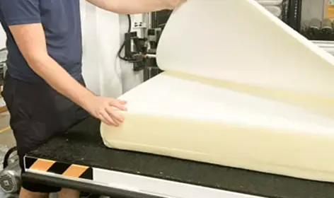 Demo d'un matelas recyclé en usine
